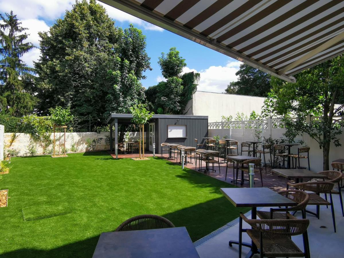 Ostello Bloom Bar & Garden *
