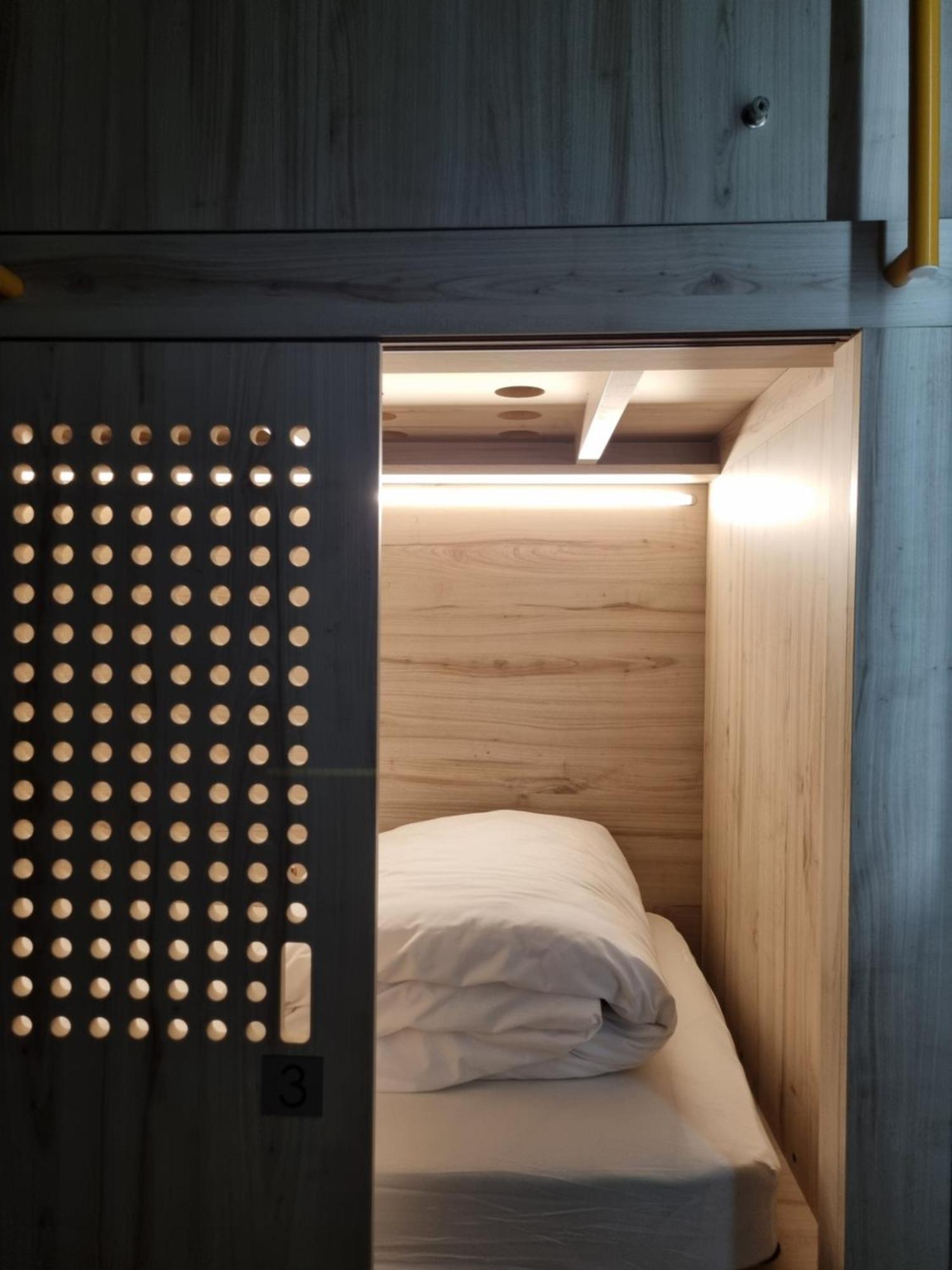 Bloom Bar & Garden Hostel *